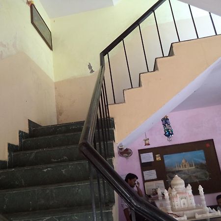 Hotel Viren Plaza Агра Екстериор снимка