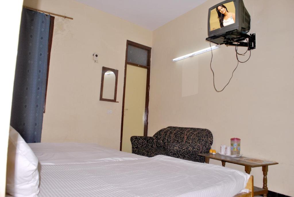 Hotel Viren Plaza Агра Екстериор снимка