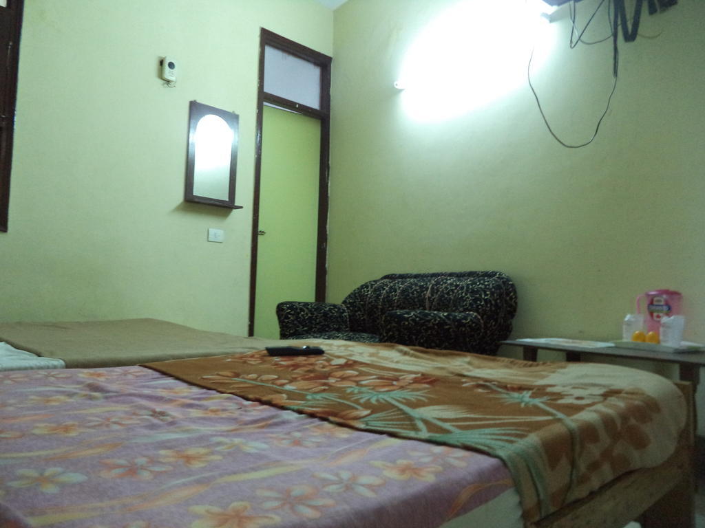 Hotel Viren Plaza Агра Екстериор снимка